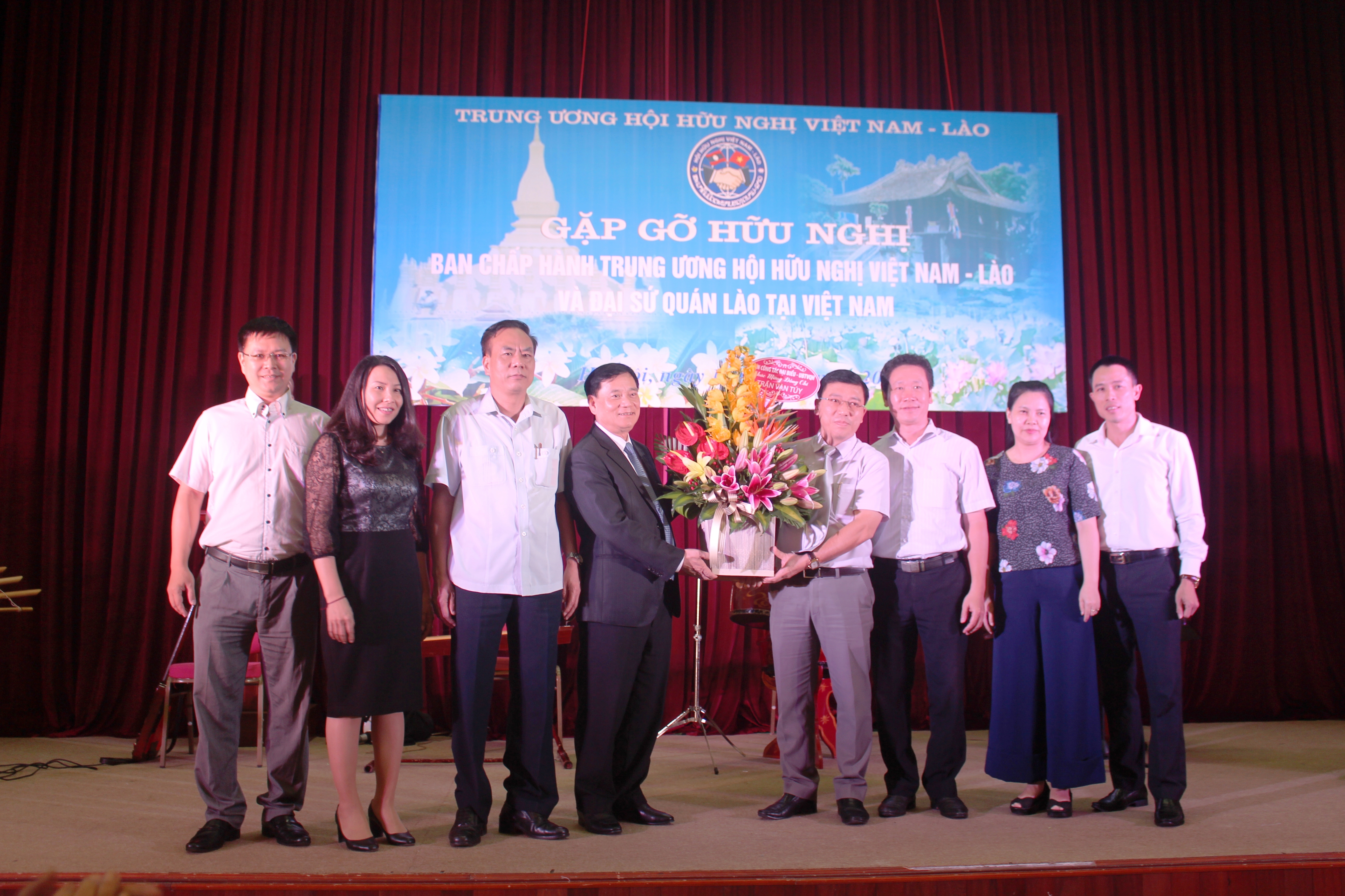 gap go huu nghi viet nam lao