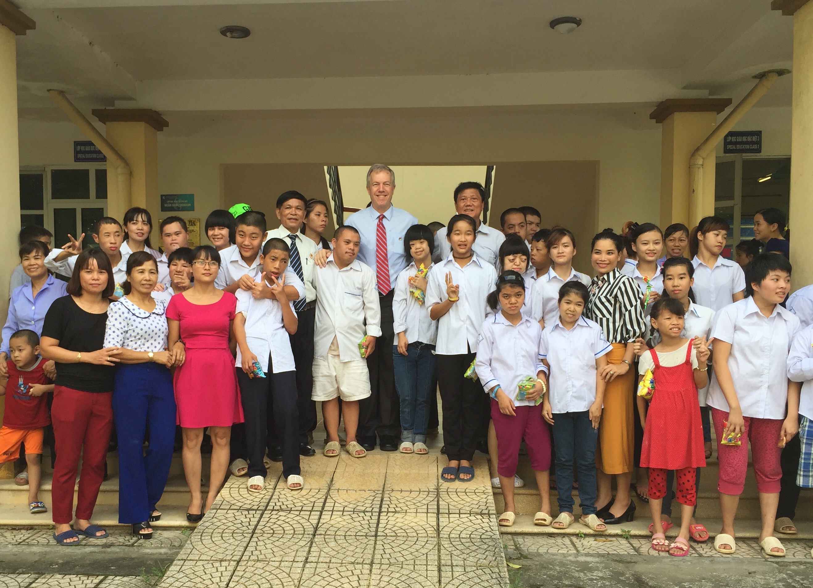 dai su my don tet trung thu cung tre em lang huu nghi viet nam