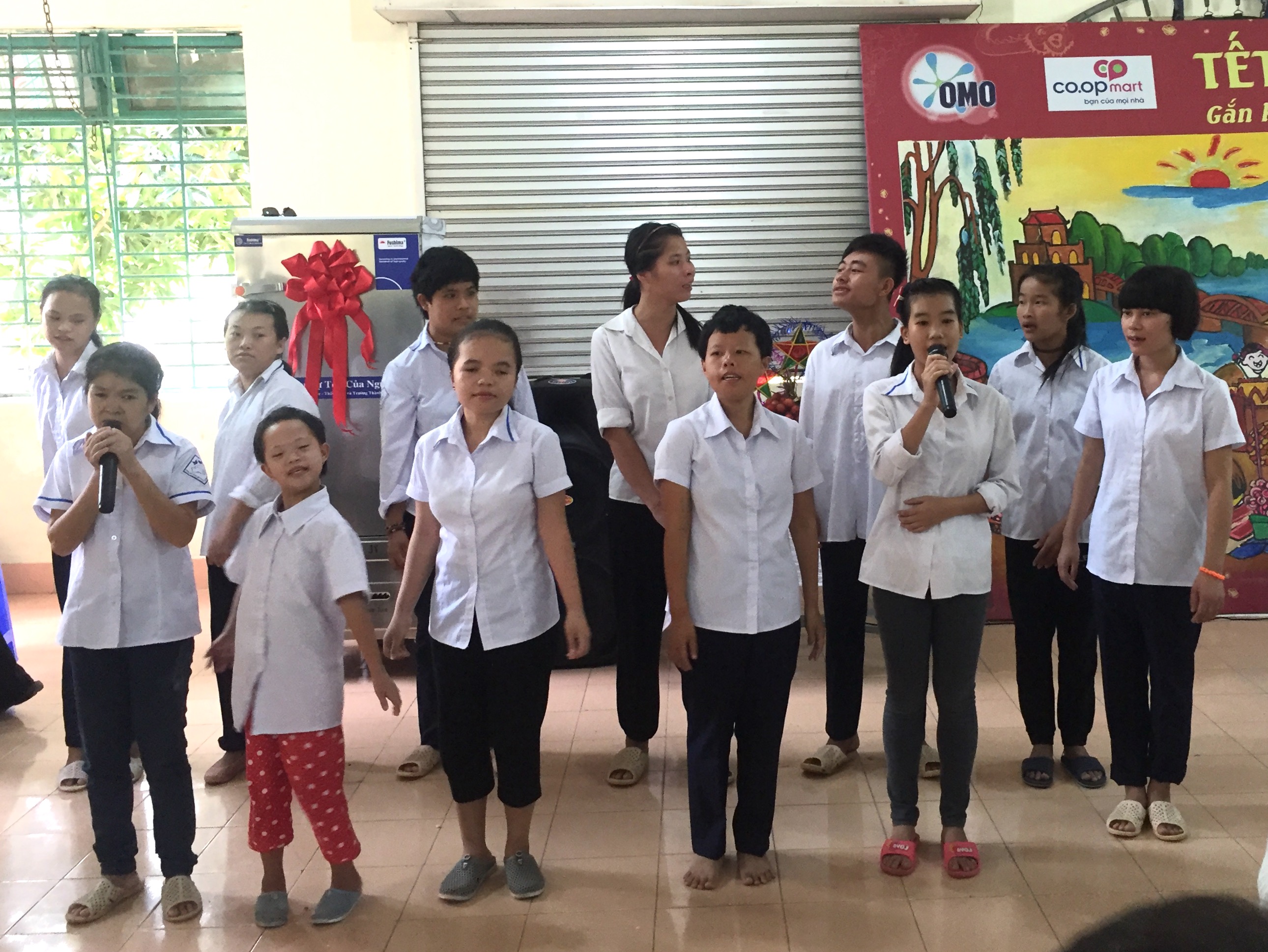 dai su my don tet trung thu cung tre em lang huu nghi viet nam