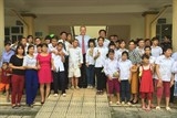 dai su my don tet trung thu cung tre em lang huu nghi viet nam
