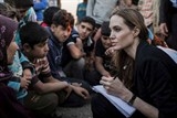 angelina jolie tham tre syria ti nan o jordan