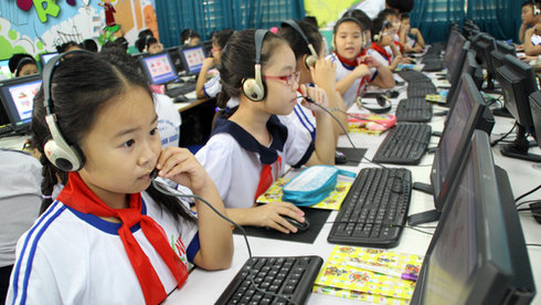 bo giao duc giai trinh ve ke hoach thi diem day tieng nga va tieng trung he 10 nam