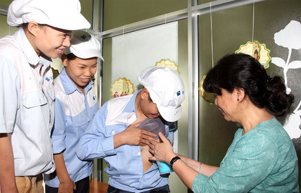 17 li do de thuc day viec nuoi con bang sua me