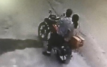 canh giac nguoi dan ong 50 tuoi cho di nho xe mien phi de du do hiep dam be gai