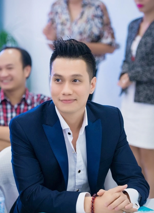 die n qua tro n vai ba o nga u bi khu ng bo facebook sau ta p cuo i nguo i pha n xu