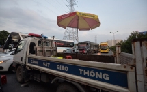 dung xe chuyen dung ngan dong phuong tien qua lon tu cao toc phap van cau gie