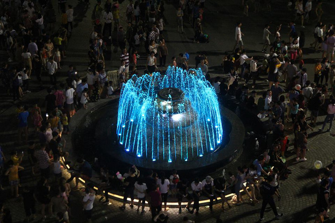 chum anh gioi tre khap moi mien hao huc dao pho dem quoc khanh 29