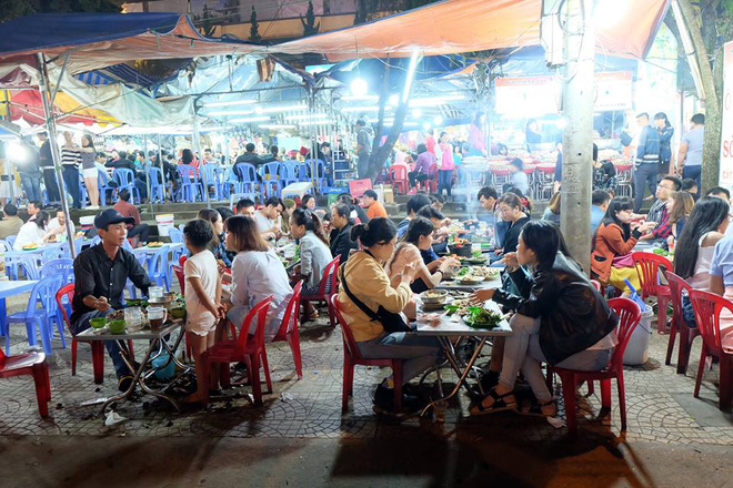 chum anh gioi tre khap moi mien hao huc dao pho dem quoc khanh 29