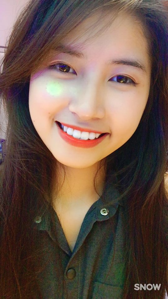dung nhan that cua my nu ngu gat tren xe khach khien nhieu nguoi ngo ngang