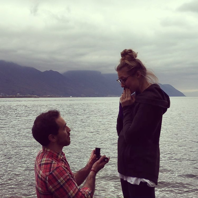 ngay giay phut muon ket lieu cuoc doi cau thanh nien bong nhan duoc cuoc goi khien doi anh thay doi mai mai