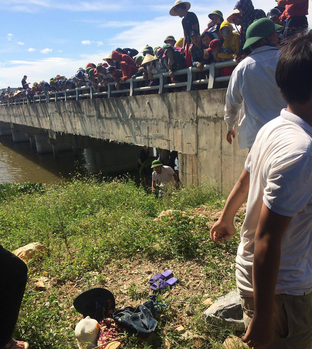 nghe an nguoi phu nu mang bau om 2 con nho nhay song tu tu