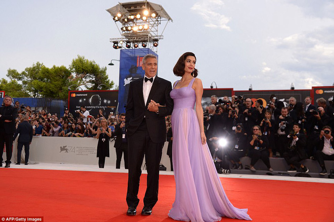 vo tai tu george clooney dep nhu minh tinh tren tham do lhp venice