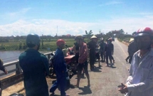 buon chuyen gia dinh me bau om 2 con nho nhay cau tu tu
