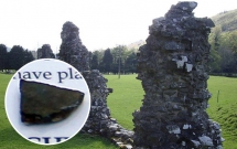 du khach an trom vien da tai tu vien co ke tu do anh gap lien tiep chuyen den dui nhat cuoc doi