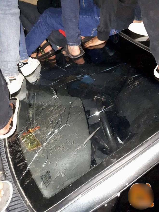 hanh dong gay nhieu nhuc nhoi cua nhom thanh nien trong ngay le