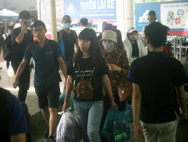 so tac duong tu sang som nguoi dan cac tinh lai un un do ve thanh pho sau ky nghi le 29