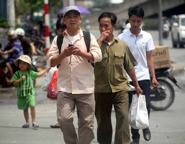 so tac duong tu sang som nguoi dan cac tinh lai un un do ve thanh pho sau ky nghi le 29
