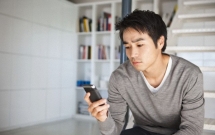 vo vuot can chong nghe dien thoai suot 45 phut vai thang sau su that ve cuoc dien thoai ay moi duoc he lo