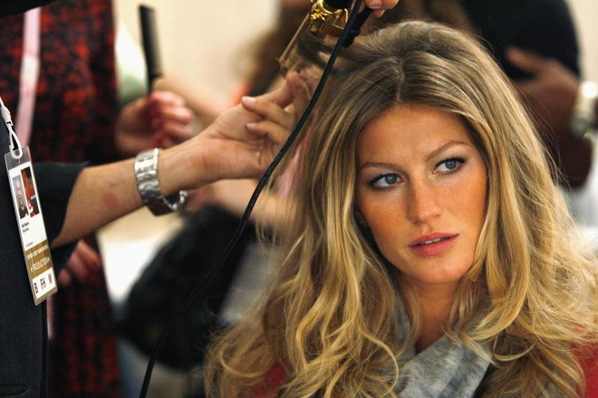 sieu mau the gioi gisele bundchen va 7 bi quyet cham soc toc chan truyen cua phu nu brazil