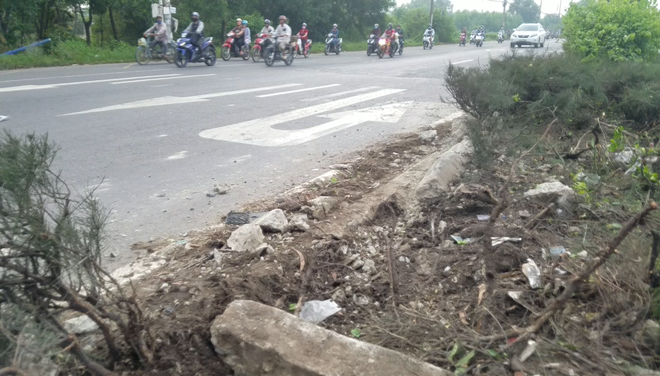 container mat lai keo le o to hon 30 met 3 nguoi tren xe hoang loan keu cuu