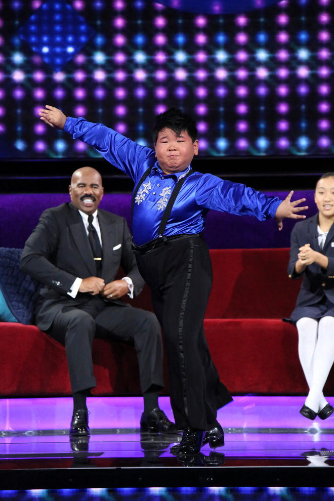 nha ba o la i van sam tro tha nh mc cho little big shots phien ba n vie t
