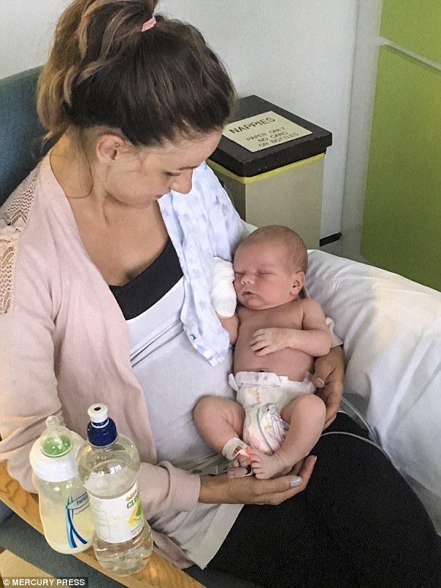 dung de nguoi khac hon tre so sinh loi khuyen chan thanh tu ba me suyt mat con trai