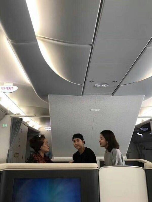 hanh dong quan tam tuyet voi cua song joong ki danh cho song hye kyo
