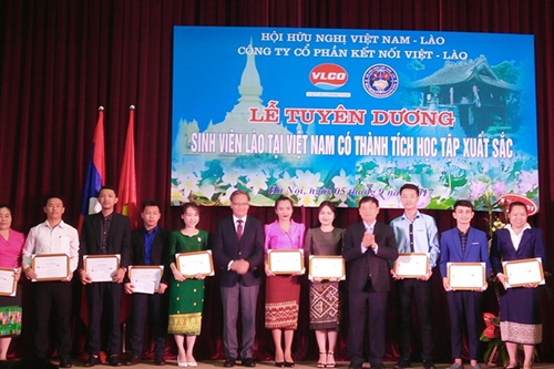 15 luu hoc sinh lao tieu bieu nhan hoc bong cua hoi huu nghi viet lao