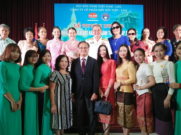 15 luu hoc sinh lao tieu bieu nhan hoc bong cua hoi huu nghi viet lao