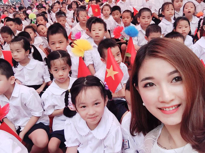 co giao tieu hoc dep nhat mang xa hoi lai khuay dao facebook hom nay voi nhung buc anh xinh lung linh