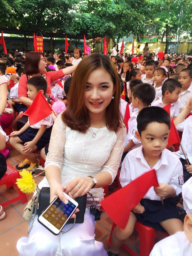 co giao tieu hoc dep nhat mang xa hoi lai khuay dao facebook hom nay voi nhung buc anh xinh lung linh