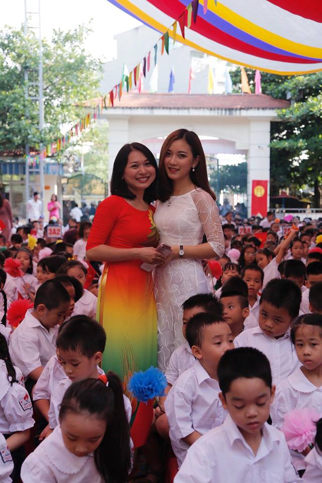 co giao tieu hoc dep nhat mang xa hoi lai khuay dao facebook hom nay voi nhung buc anh xinh lung linh