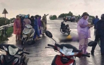 hai duong doi nam nu bi set danh khi dang di xe may mot nguoi tu vong