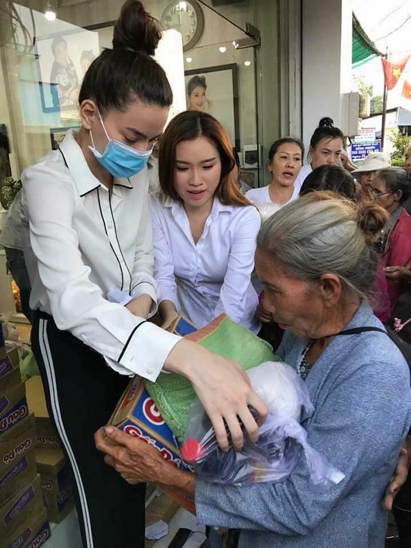 ho ngoc ha buc xuc toi dang benh khong the trao qua roi lay cho nguoi ngheo