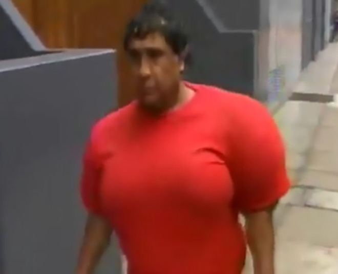 ngoi len mat nuoc qua nhanh khi dang lan ngu dan bi sung phong nguoi len nhu qua bong