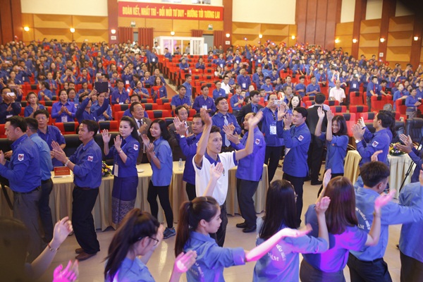 500 thanh nien tieu bieu viet nam lao ket noi tinh huu nghi hai nuoc