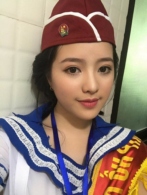 ve dep cua nu chi huy 17 tuoi khien dan mang suc soi kiem tim