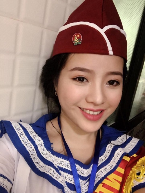 ve dep cua nu chi huy 17 tuoi khien dan mang suc soi kiem tim