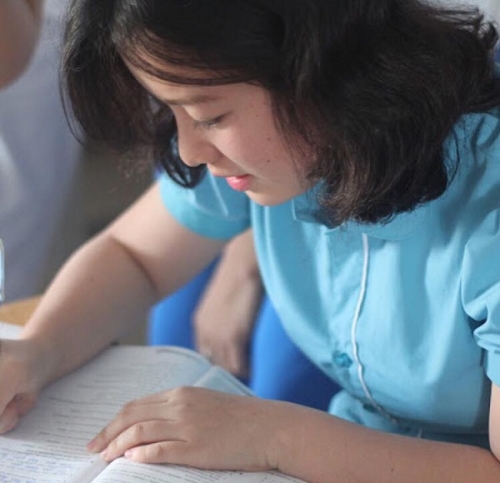 ve dep cua nu chi huy 17 tuoi khien dan mang suc soi kiem tim