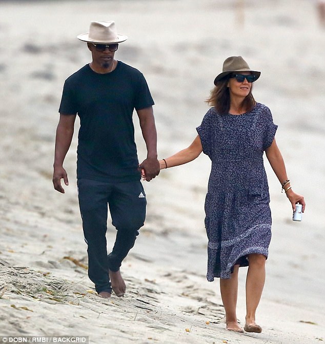 tom cruise vui ve tren phim truong sau khi vo cu cong khai hen ho ban trai da mau