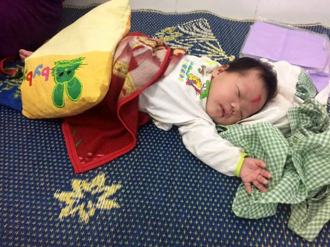 nghe an nguoi me de con o nga ba duong cung buc thu trong gio nho nuoi duong