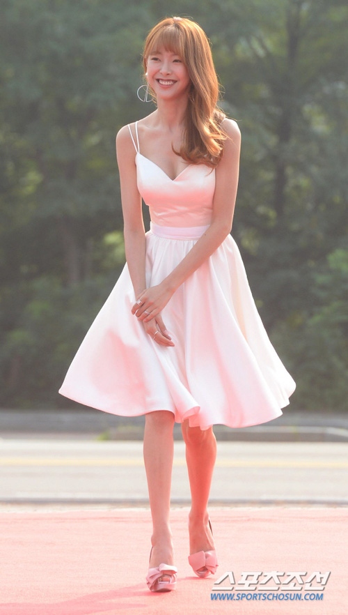 thai tu park bo gum mot minh can het dan my nhan long lay tai tham do sda