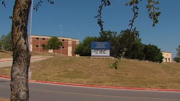 giao vien 52 tuoi bi con to cao chuyen me quan he voi hoc sinh