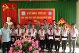 lien hiep cac to chuc huu nghi cac tinh trao hoc bong cho hoc sinh co hoan canh kho khan