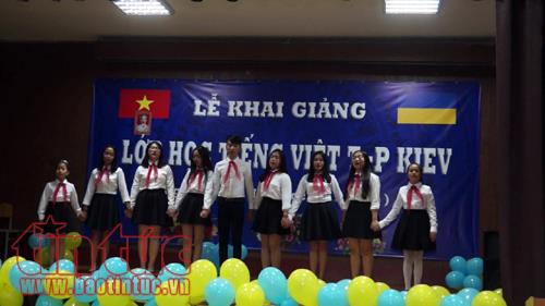 khai giang lop hoc tieng viet tai thu do kiev ukraine