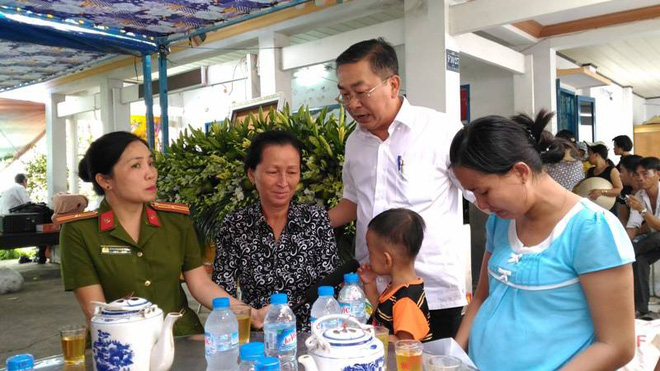 chien si pccc hy sinh khi lam nhiem vu o sai gon vo mang bau om con tho gao khoc goi ten chong