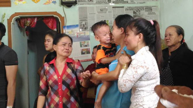 chien si pccc hy sinh khi lam nhiem vu o sai gon vo mang bau om con tho gao khoc goi ten chong