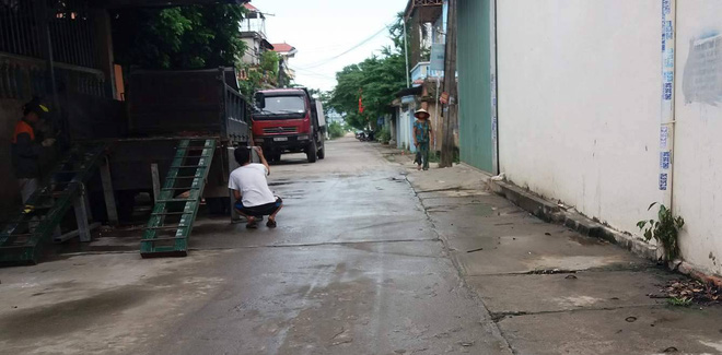 ha noi chong sat hai vo dem roi don dep hien truong doi den sang di gap nguoi than bao tin