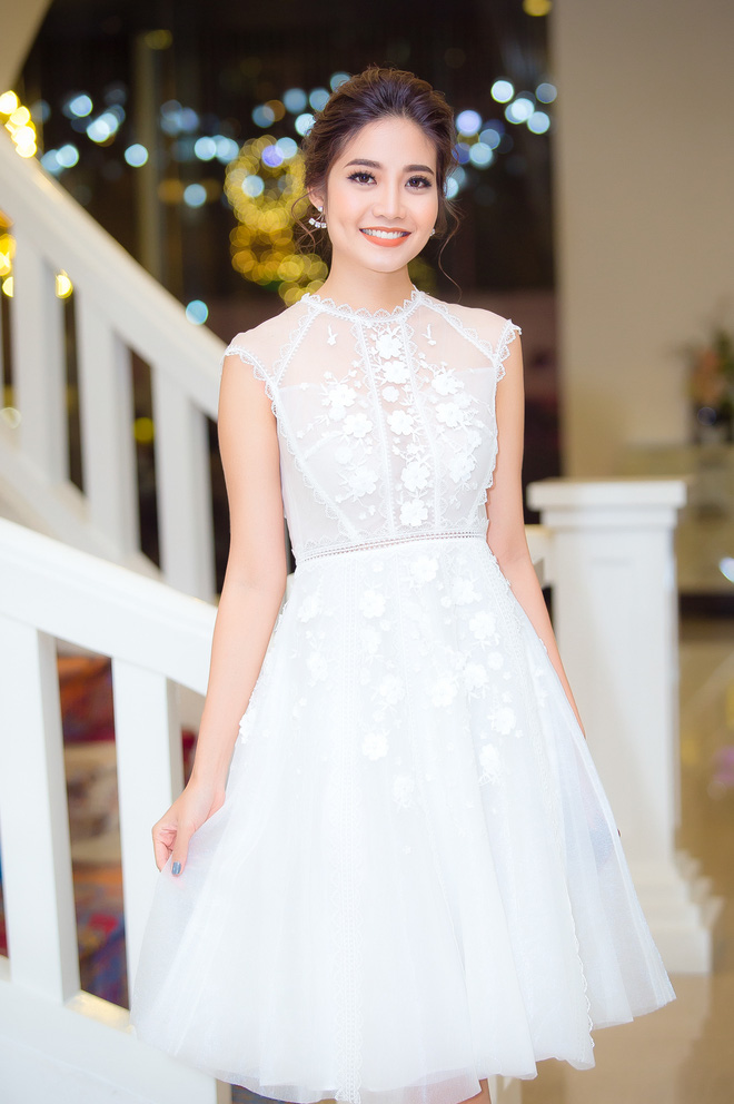 a hau nguyen thi thanh ngay cang goi cam