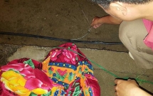 nghe an be trai 4 tuoi tu vong tren duong lang nghi bi dien giat